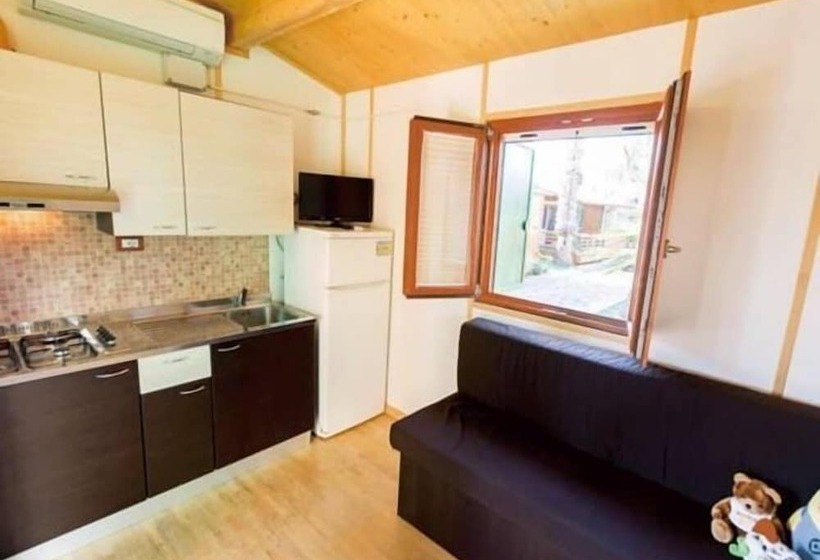 فندق Villaggio Camping Duca Amedeo