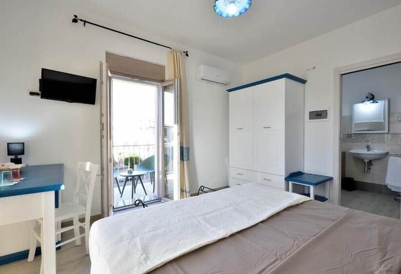 פנסיון Inah Rooms