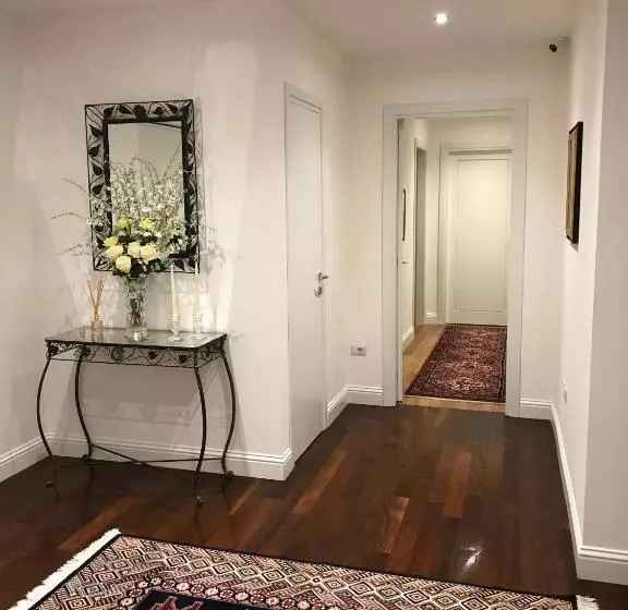 پانسیون Marcus Suite