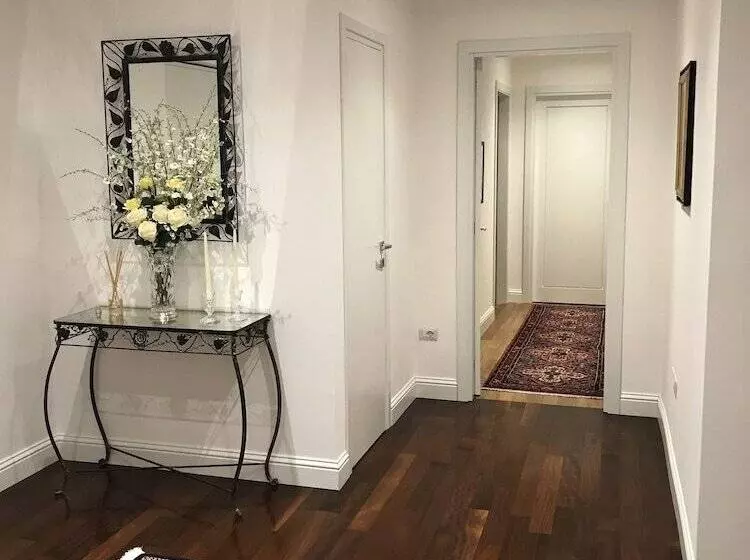 پانسیون Marcus Suite