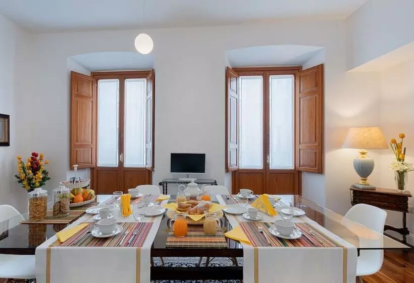 پانسیون Marcus Suite