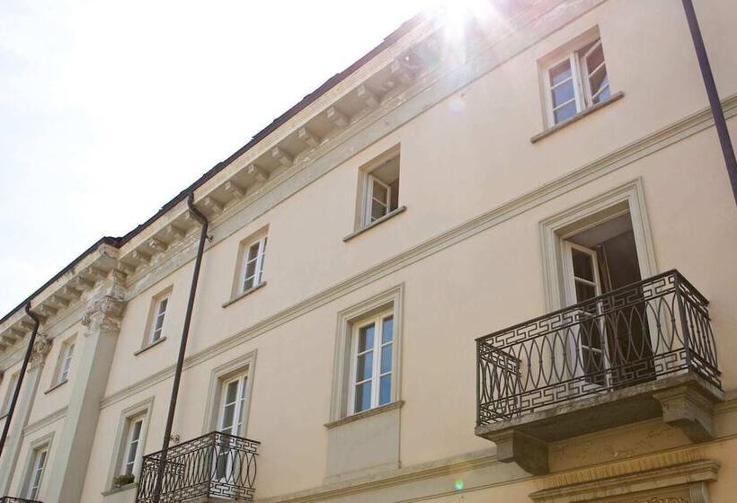 پانسیون Maville