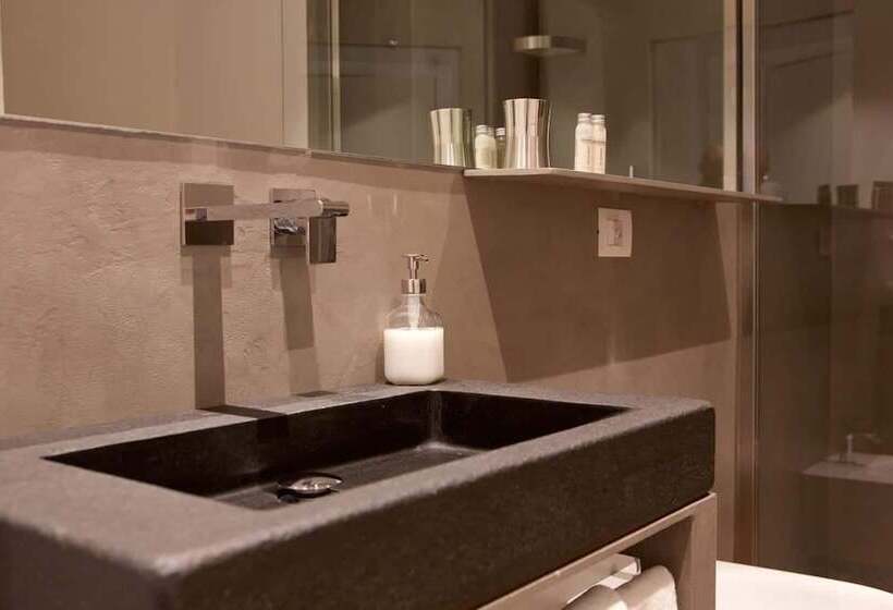 پانسیون Maville