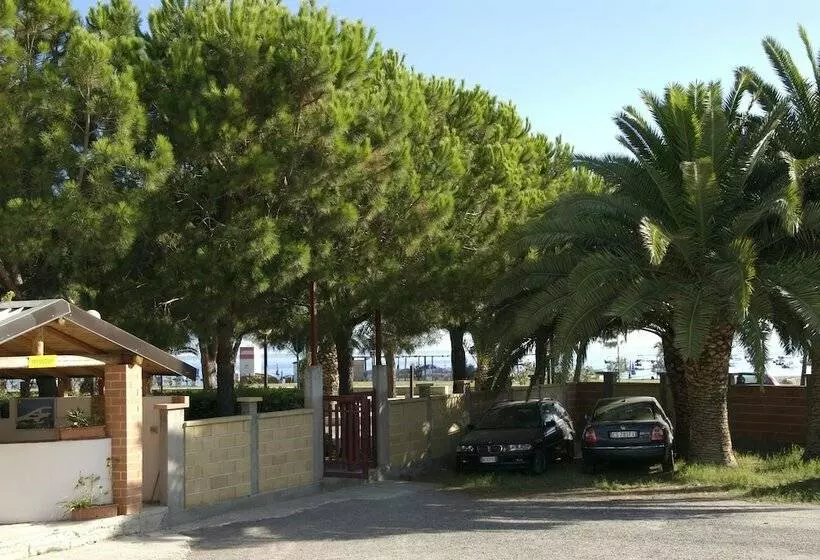 استراحتگاه Azimut Sosta Camper   Residence