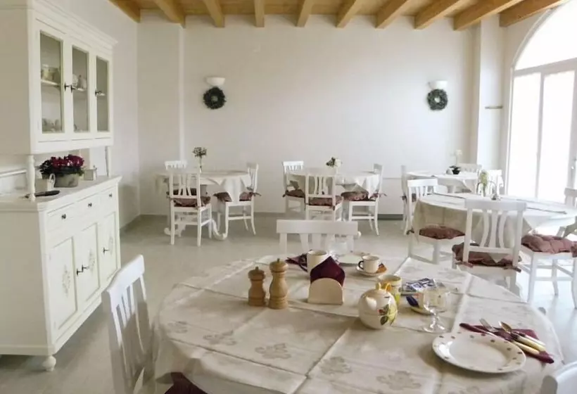 هتل روستایی Agriturismo Corte Zuccone