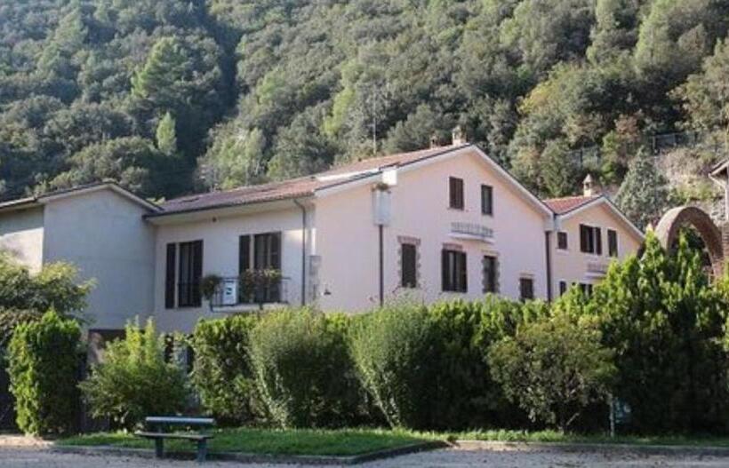 پانسیون Il Casolare Della Cascata
