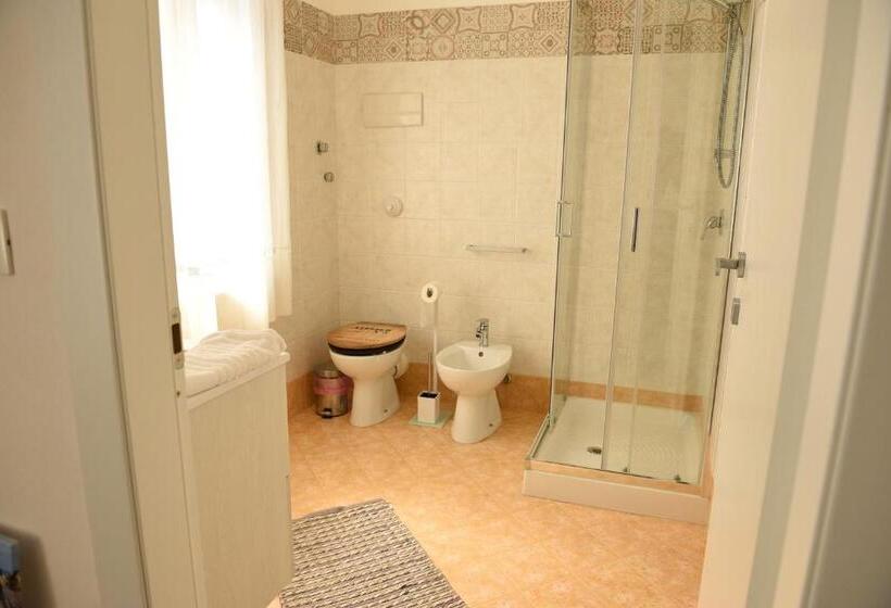 بنسيون Casa Sarina