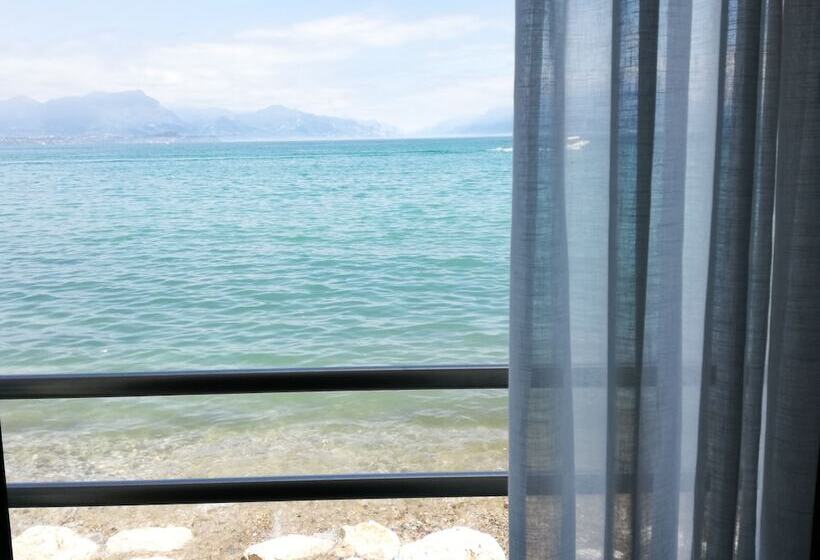 פנסיון Garda Rooms