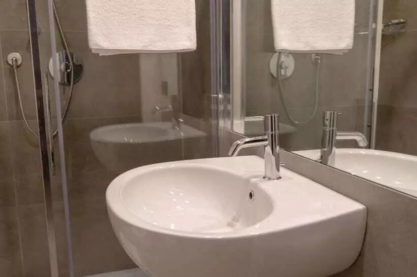 پانسیون Garda Rooms