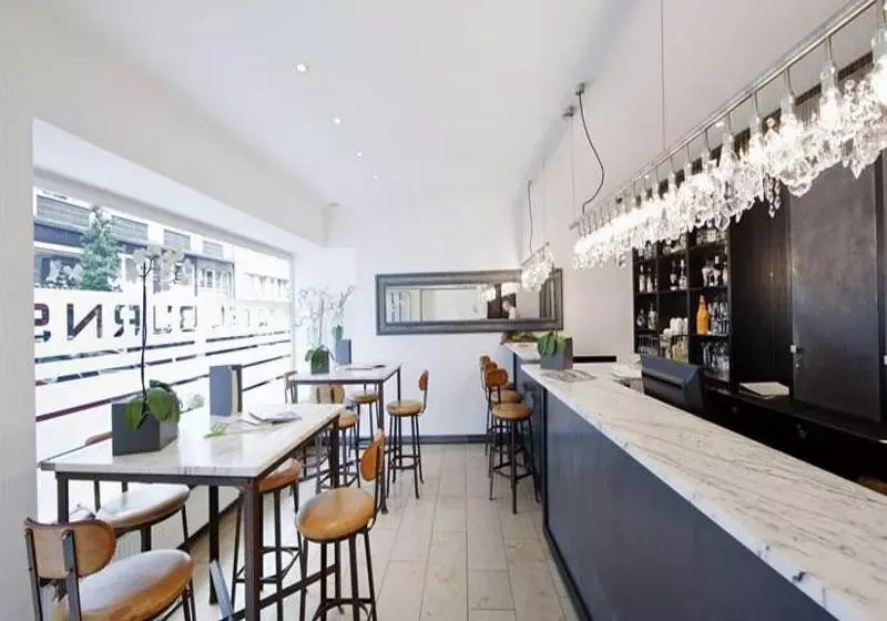 Отель Burns Art Cologne