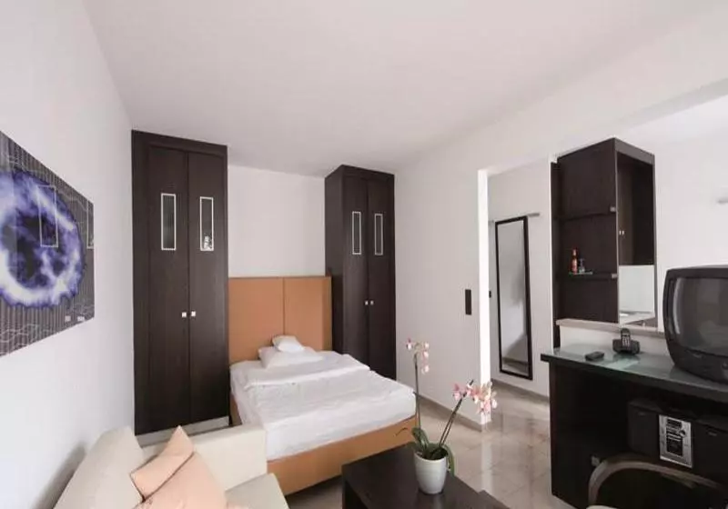 Отель Burns Art Cologne