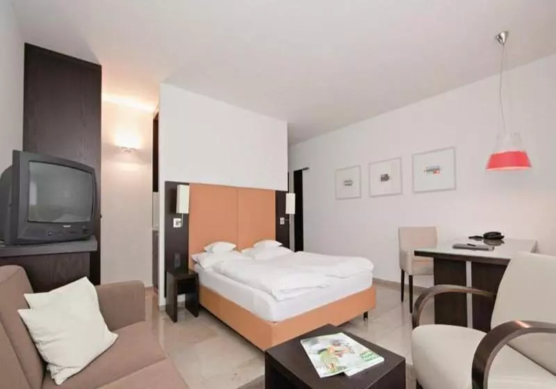 Отель Burns Art Cologne