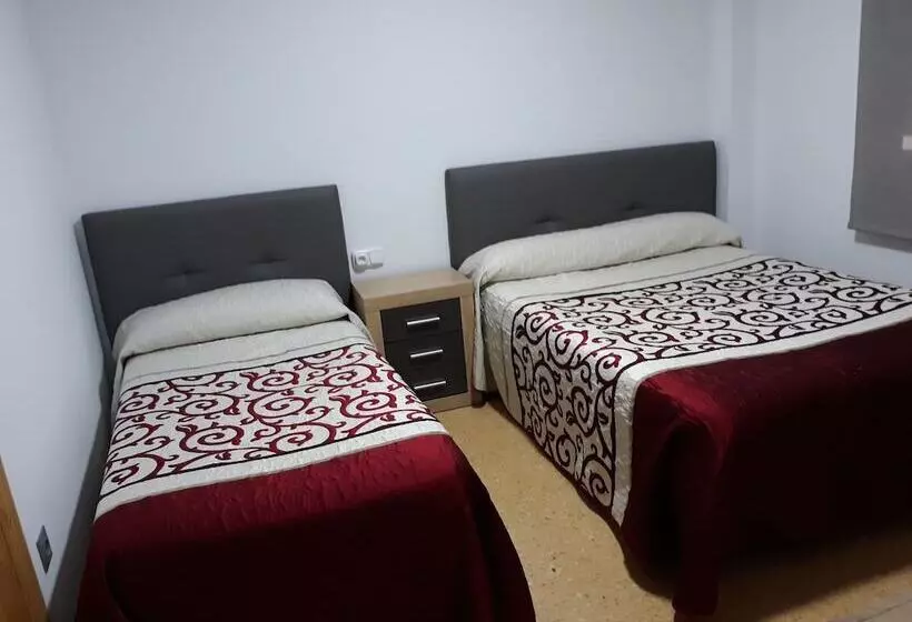 פונדק Pension Colón