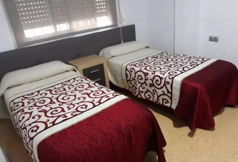 פונדק Pension Colón