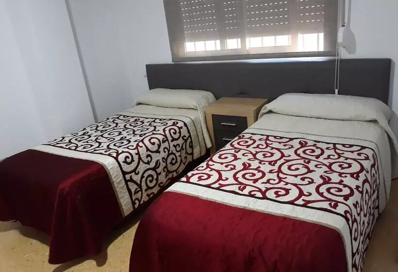 פונדק Pension Colón