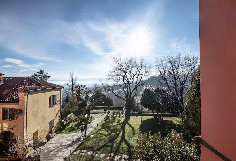 Отель Castello Rosso