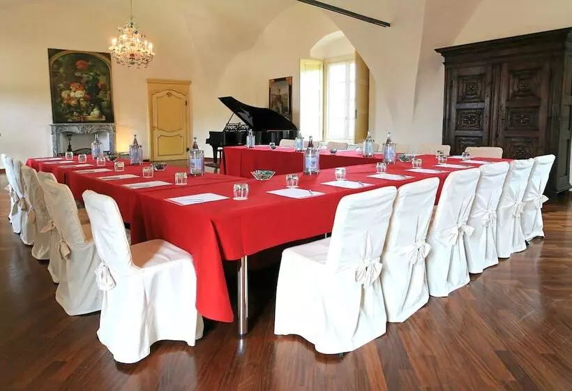 Отель Castello Rosso