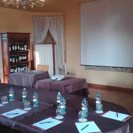 Отель Castello Rosso