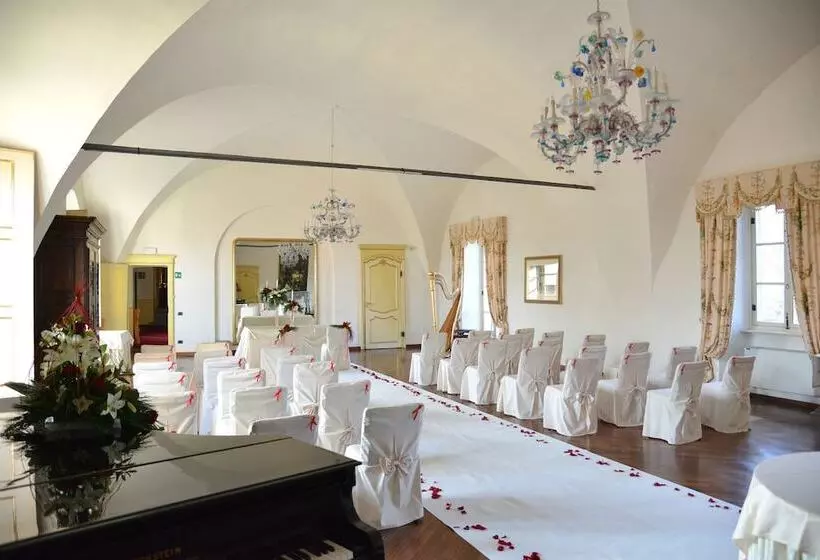 Отель Castello Rosso