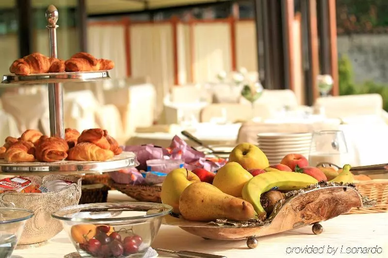 Отель Castello Rosso