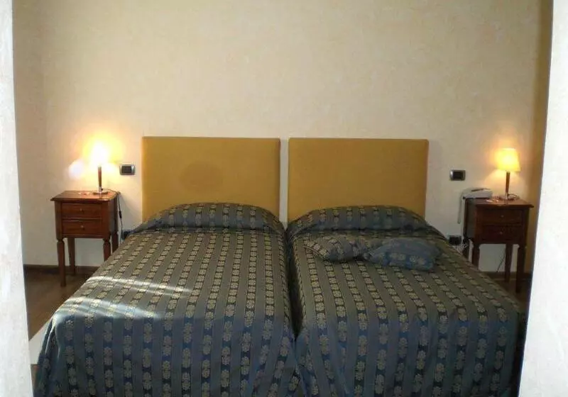 Отель Castello Rosso