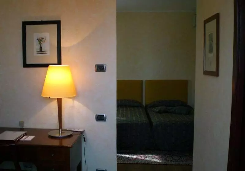 Отель Castello Rosso