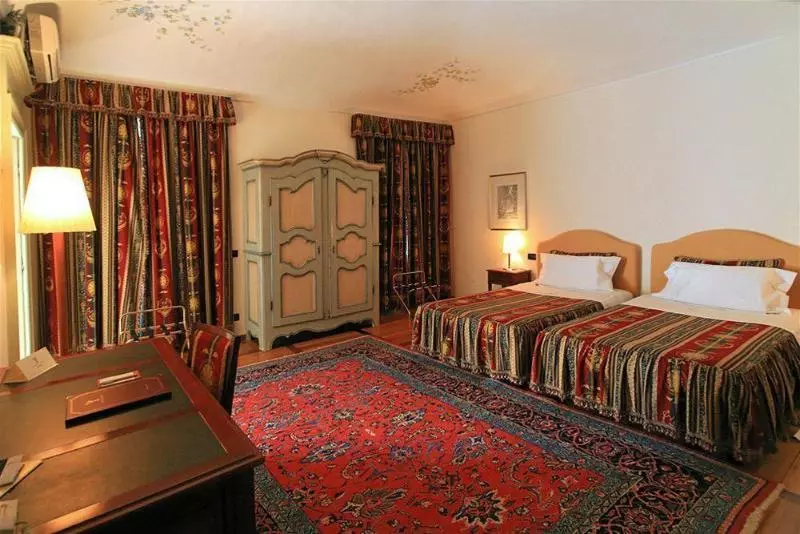 Отель Castello Rosso