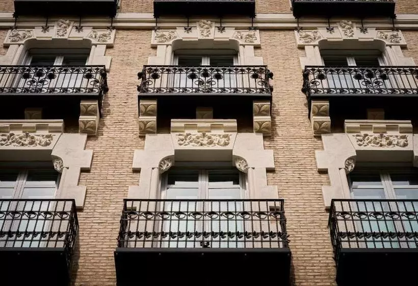 Отель Catalonia El Pilar