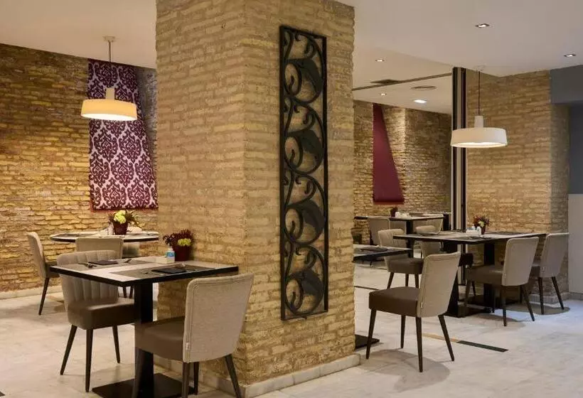 Отель Catalonia El Pilar