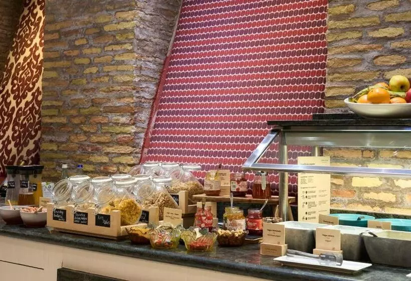 Отель Catalonia El Pilar