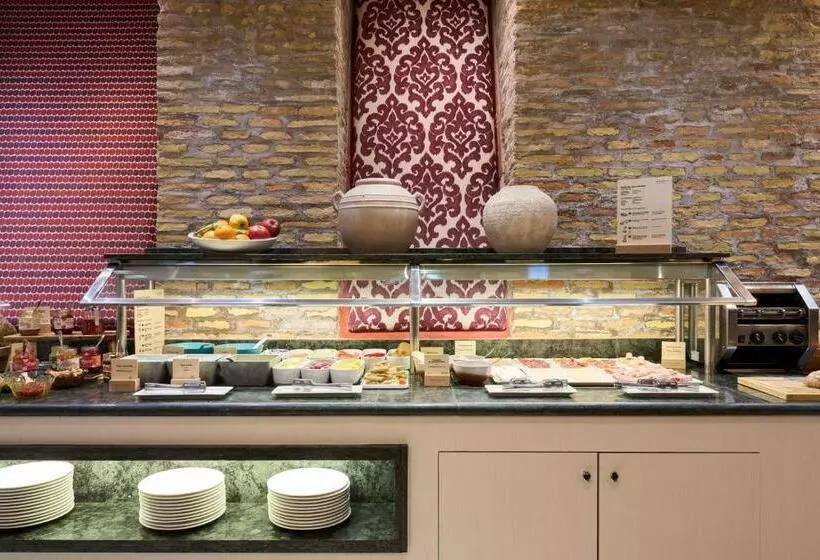 Отель Catalonia El Pilar