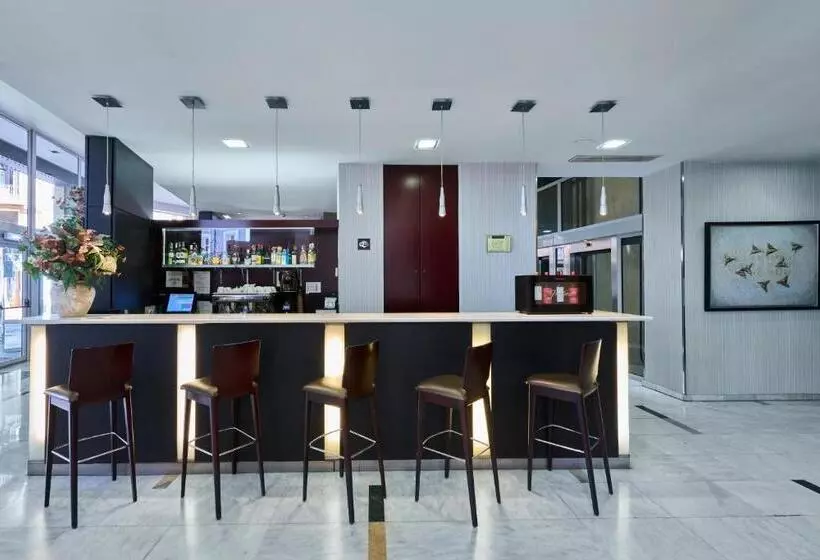 Отель Catalonia El Pilar