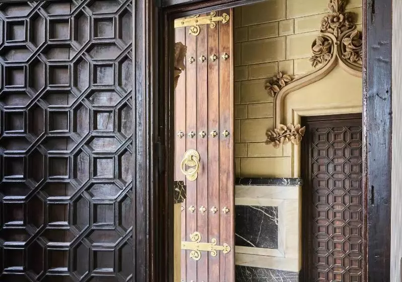 Отель Catalonia El Pilar