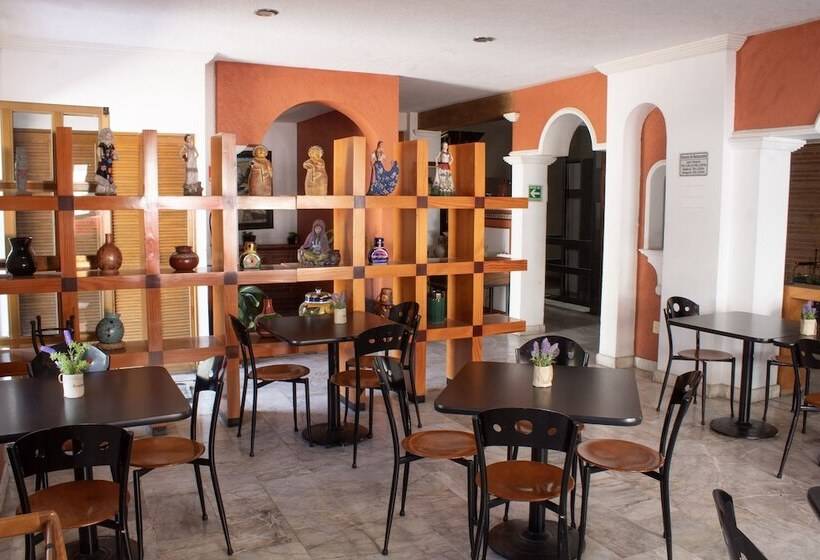 Estanza Hotel & Suites