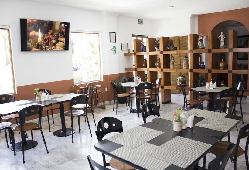 Estanza Hotel & Suites