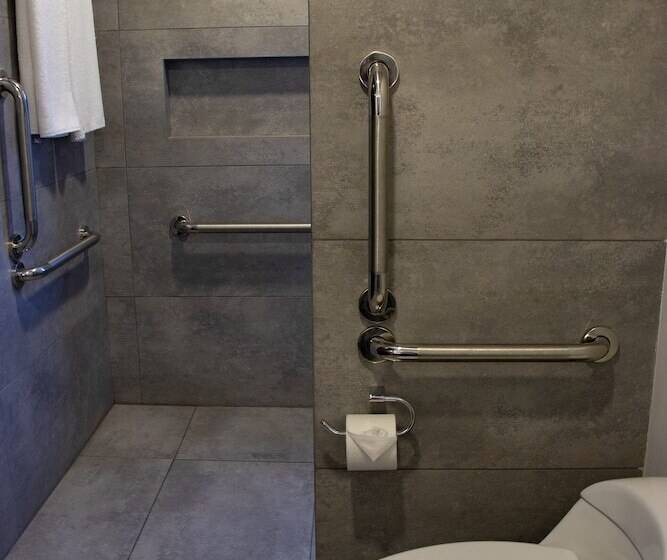 Estanza Hotel & Suites