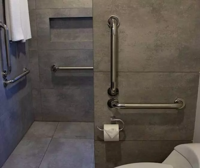 Estanza Hotel & Suites