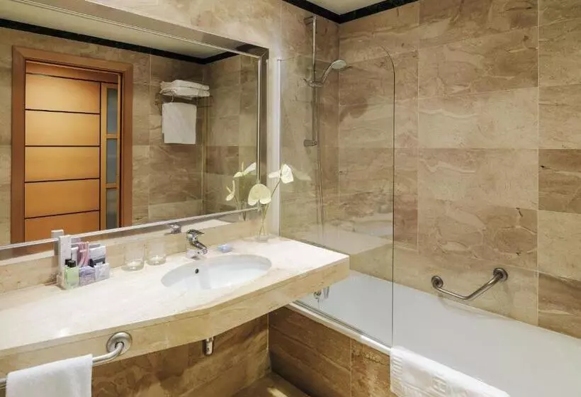 Отель H10 Marina Barcelona