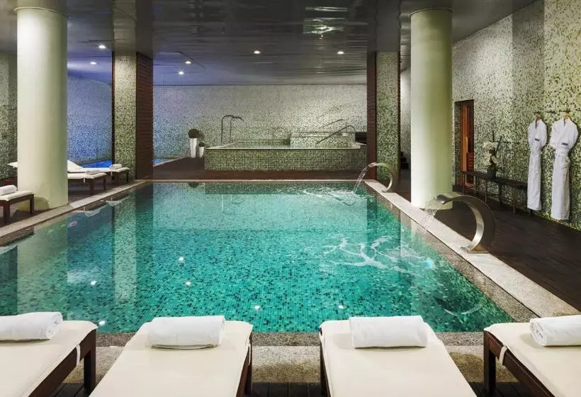 Отель H10 Marina Barcelona