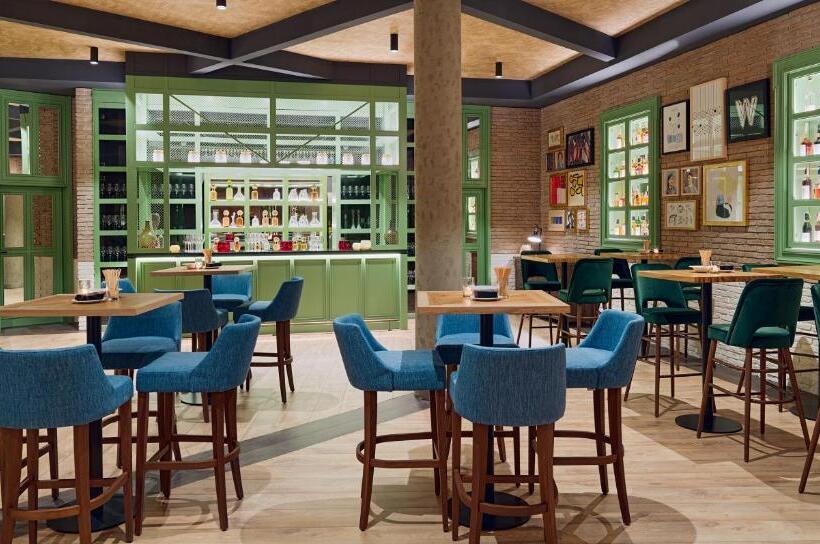 Отель H10 Marina Barcelona