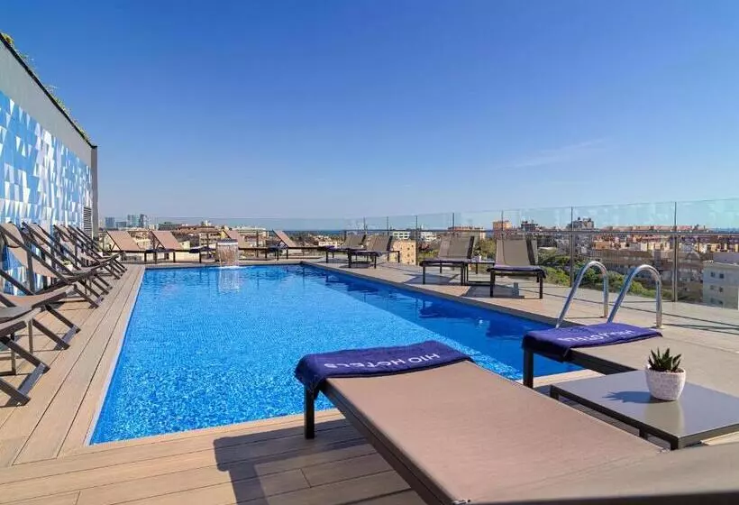 Отель H10 Marina Barcelona