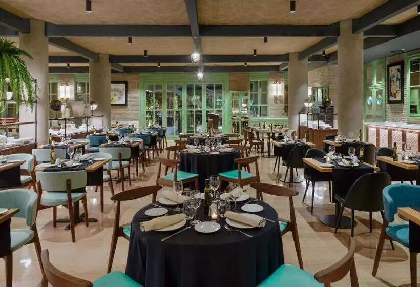 Отель H10 Marina Barcelona