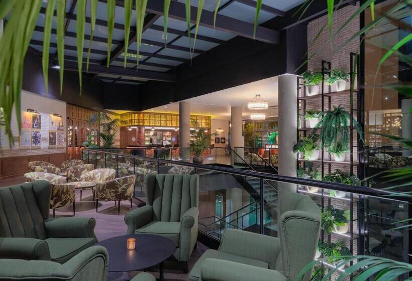 Отель H10 Marina Barcelona