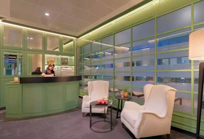 Отель H10 Marina Barcelona