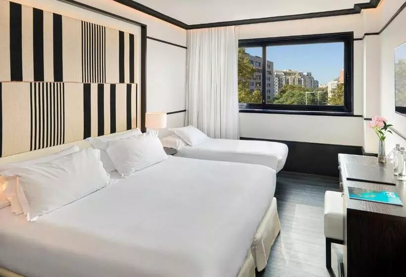 Отель H10 Marina Barcelona