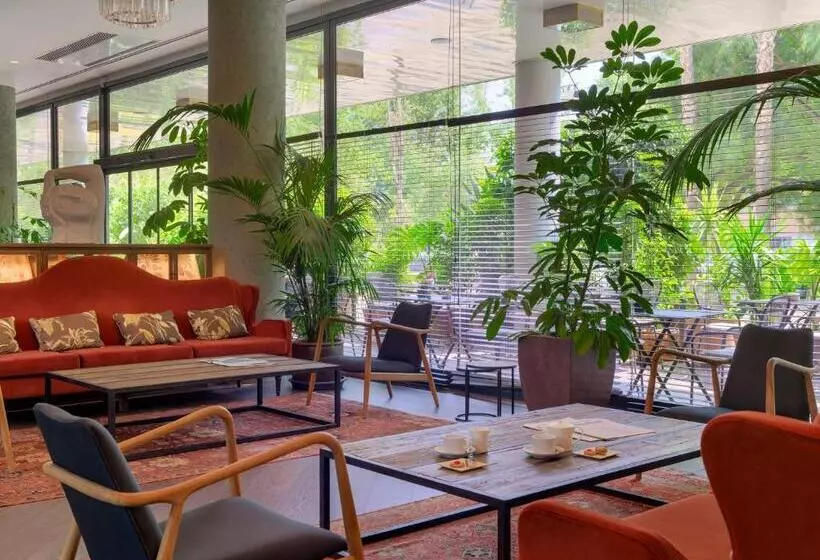 Отель H10 Marina Barcelona