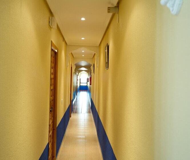 Отель Hostal Guadiana