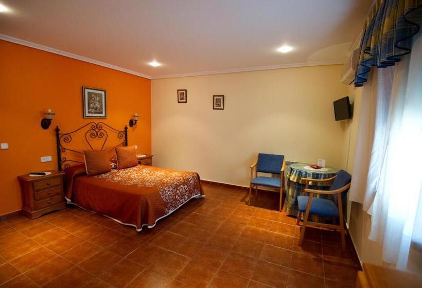 Отель Hostal Guadiana