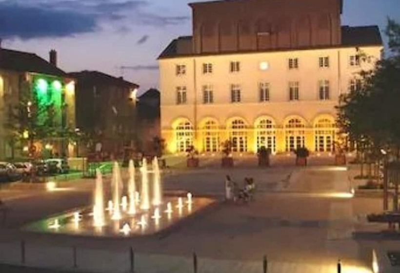 בית מלון כפרי Hôtel Logis Le Bourbon