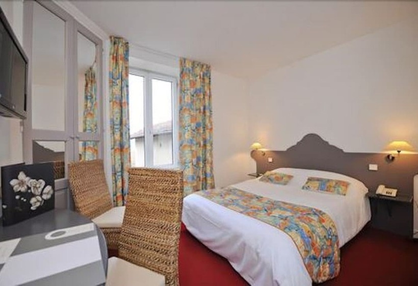 בית מלון כפרי Hôtel Logis Le Bourbon